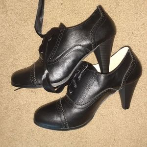 Chase + Chloe Black Heel Shoes Size 9